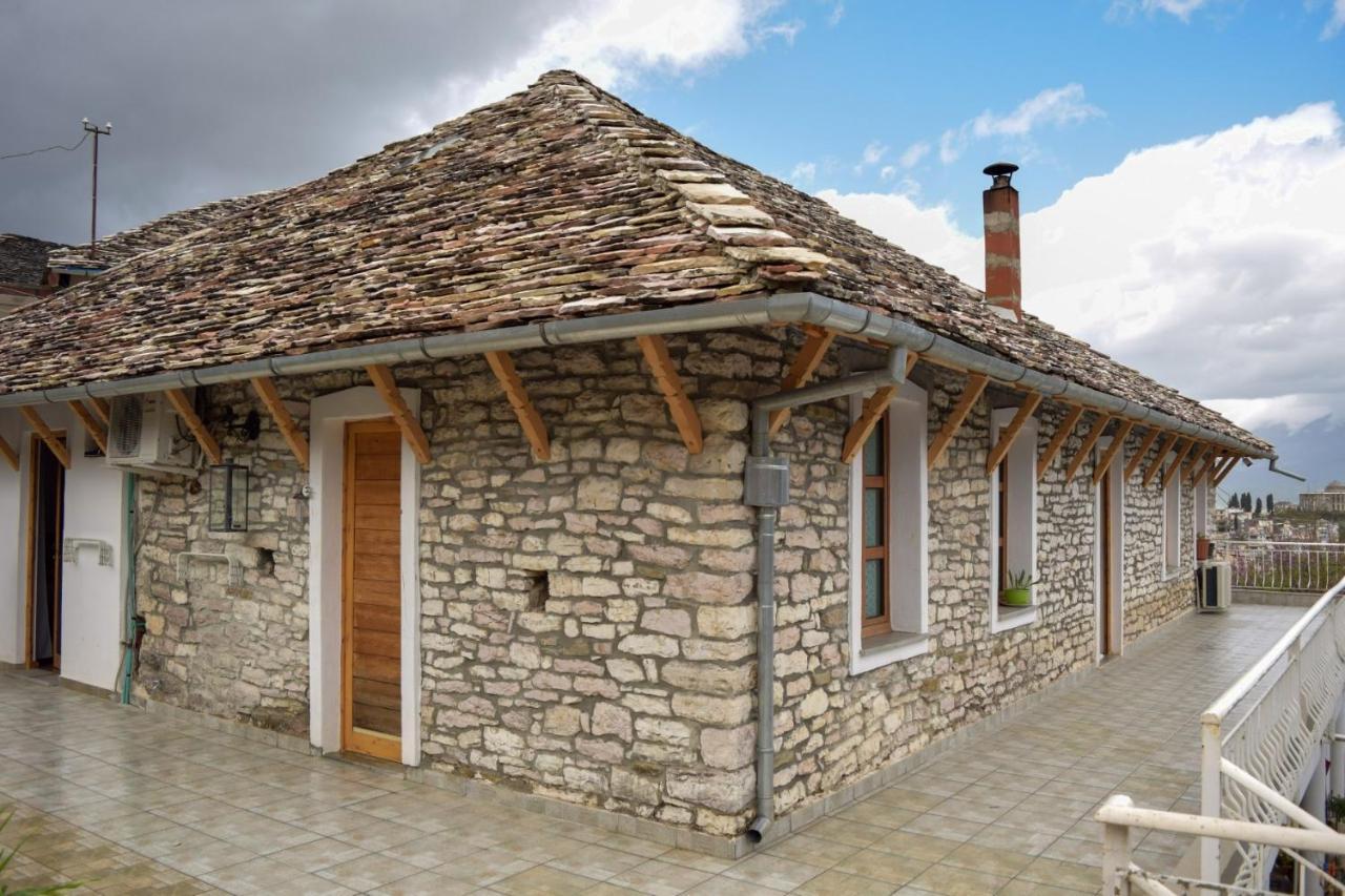 Sokaku I Te Marreve Guesthouse จีโรคาสเตอร์ ภายนอก รูปภาพ