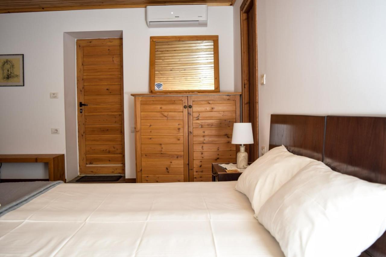 Sokaku I Te Marreve Guesthouse จีโรคาสเตอร์ ภายนอก รูปภาพ
