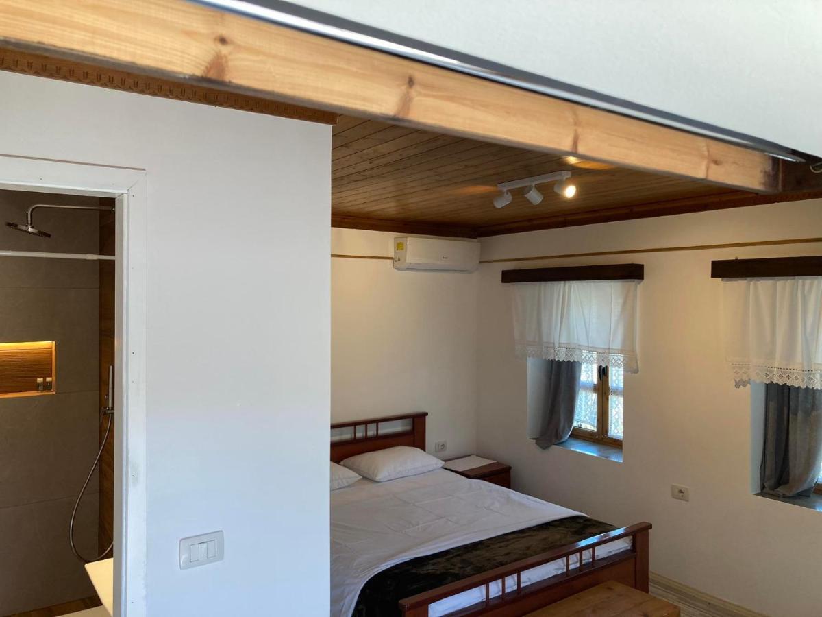 Sokaku I Te Marreve Guesthouse จีโรคาสเตอร์ ภายนอก รูปภาพ