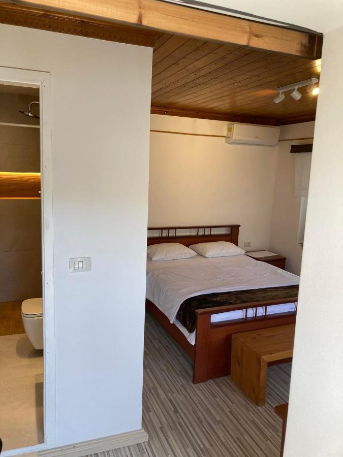 Sokaku I Te Marreve Guesthouse จีโรคาสเตอร์ ภายนอก รูปภาพ