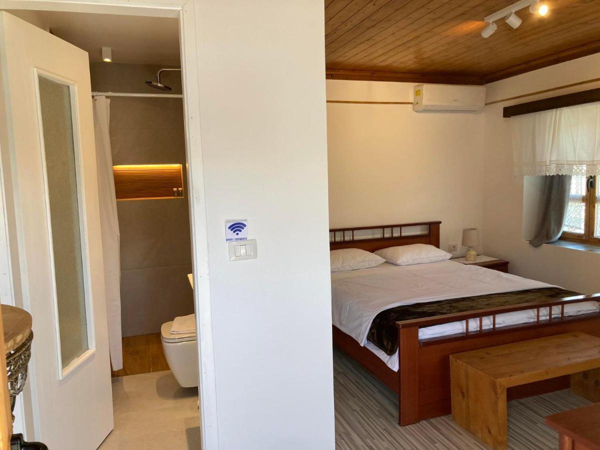 Sokaku I Te Marreve Guesthouse จีโรคาสเตอร์ ภายนอก รูปภาพ