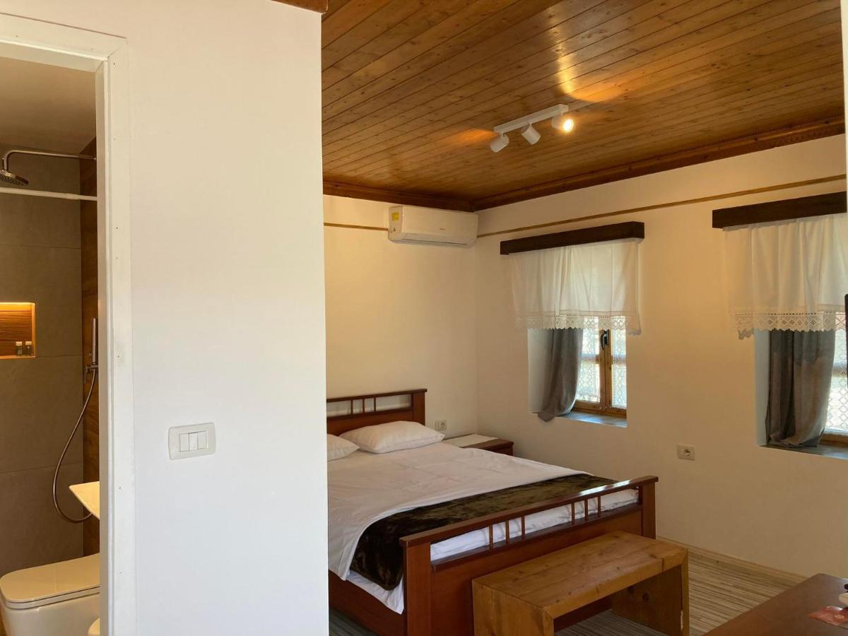 Sokaku I Te Marreve Guesthouse จีโรคาสเตอร์ ภายนอก รูปภาพ