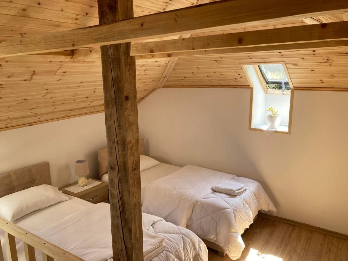 Sokaku I Te Marreve Guesthouse จีโรคาสเตอร์ ภายนอก รูปภาพ