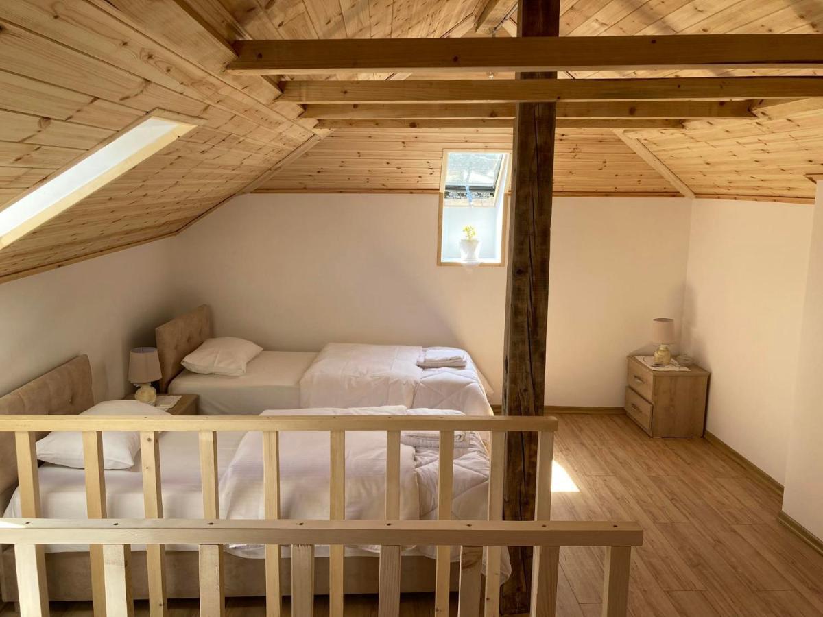 Sokaku I Te Marreve Guesthouse จีโรคาสเตอร์ ภายนอก รูปภาพ