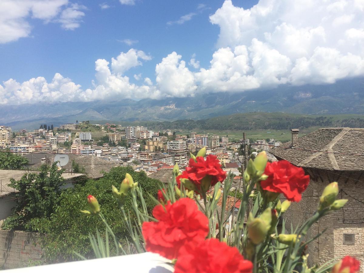 Sokaku I Te Marreve Guesthouse จีโรคาสเตอร์ ภายนอก รูปภาพ