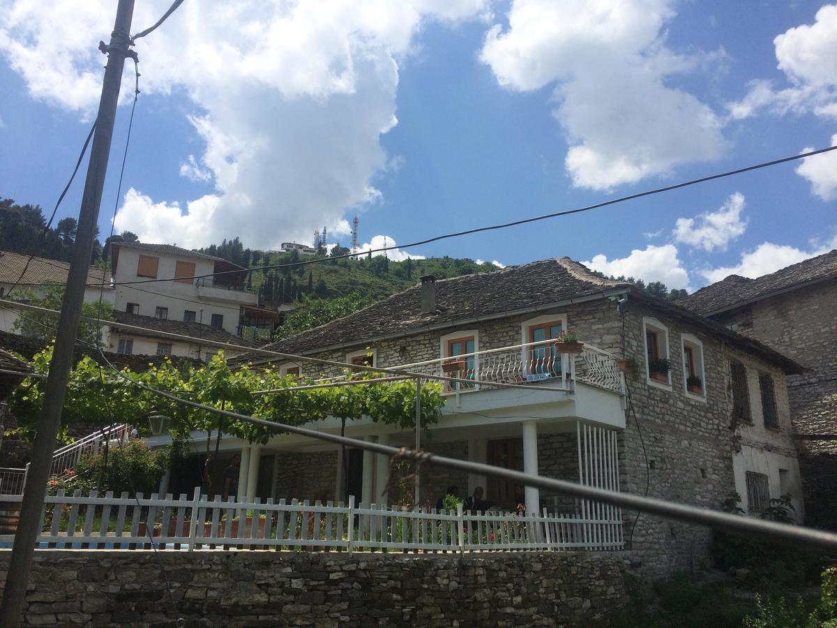 Sokaku I Te Marreve Guesthouse จีโรคาสเตอร์ ภายนอก รูปภาพ